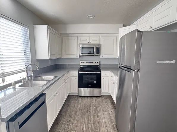 955 Postal Way, Vista, CA