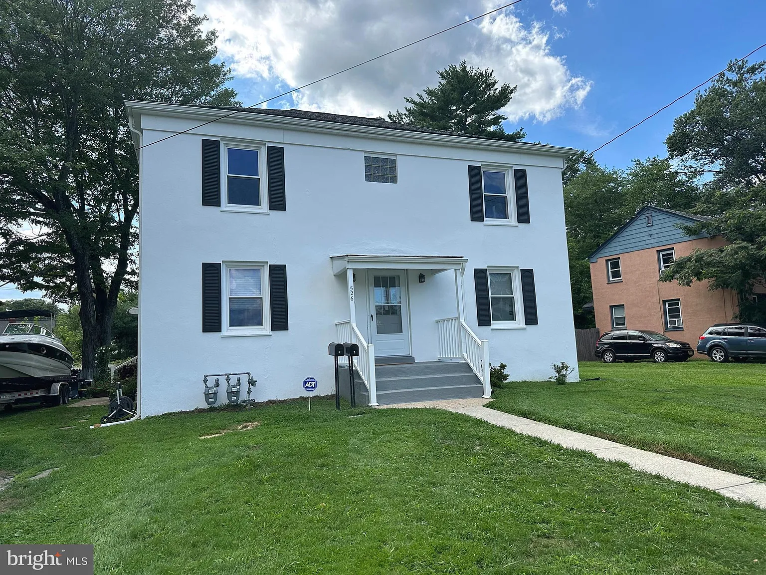 2 bed, 1.0 bath, 900 sqft, $1,800 — Photo 1