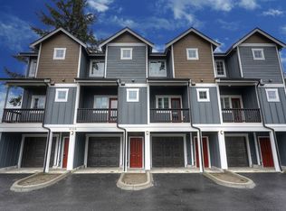 Apartments at Rainier Terrace Townhomes, Lakewood, WA 98498