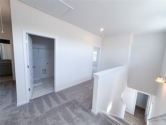 5th image of 1017 Stiles Ct