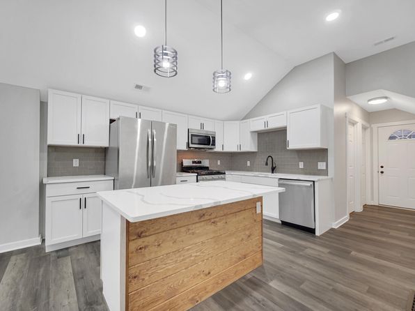 2747 Vigo St, Lake Station, IN 46405