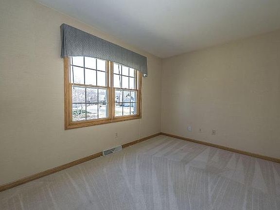 5th image of 18600 Stonehedge Dr
