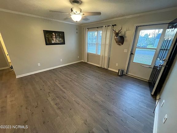 3rd image of 1403 W Chaloner Drive