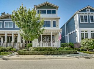 135 School St, Libertyville, IL 60048