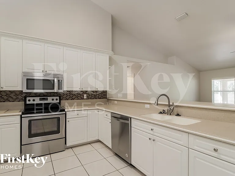 660 Wild Flower St — Photo 6