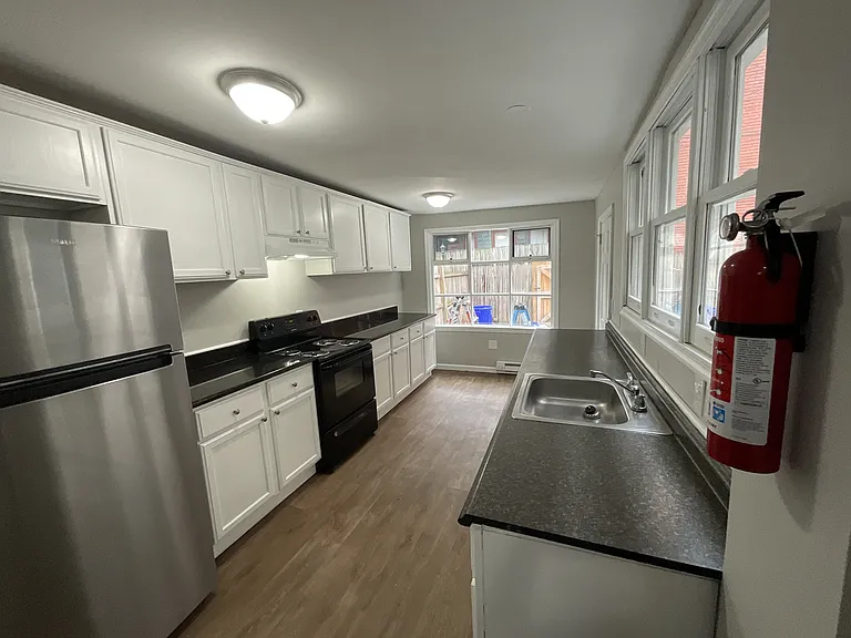 1005 Green St — Photo 4