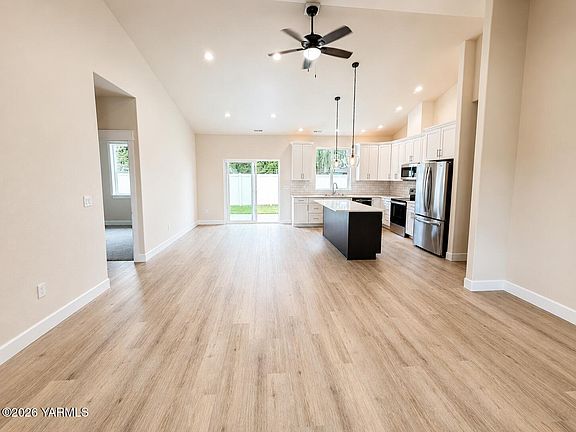 5th image of 2108 Lovance Ln