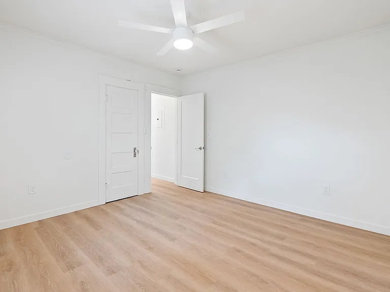Walnut Properties — Photo 6