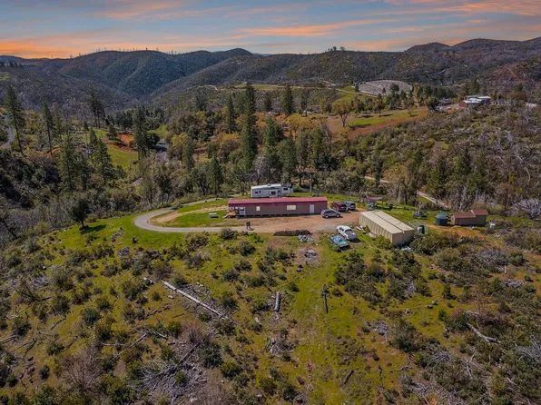 8497 W Murray Creek Rd, Mountain Ranch, CA 95246