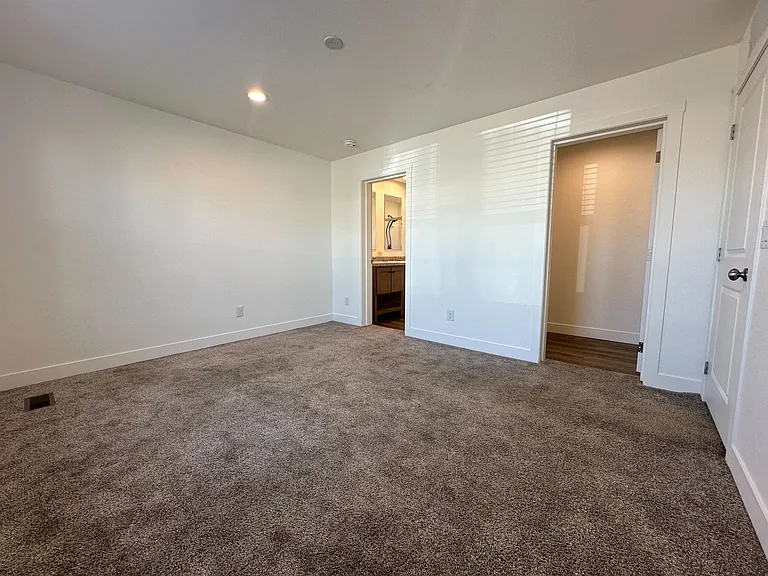 2060 N Ctr #432 — Photo 21