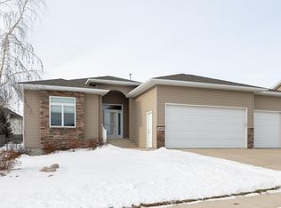 1208 Eagle Crest Loop, Bismarck, ND 58503
