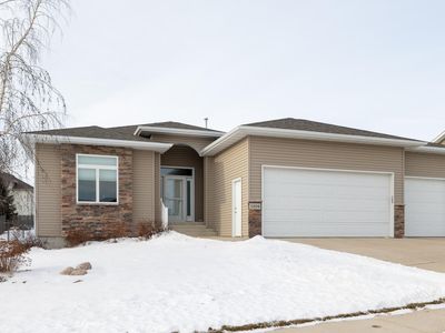 1208 Eagle Crest Loop, Bismarck, ND, 58503