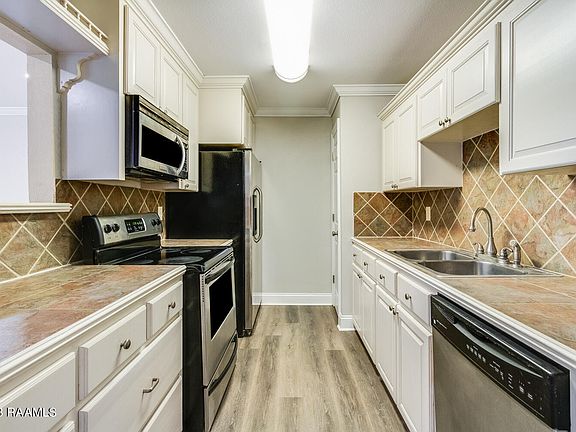 5th image of 112 Hillside Dr APT 35