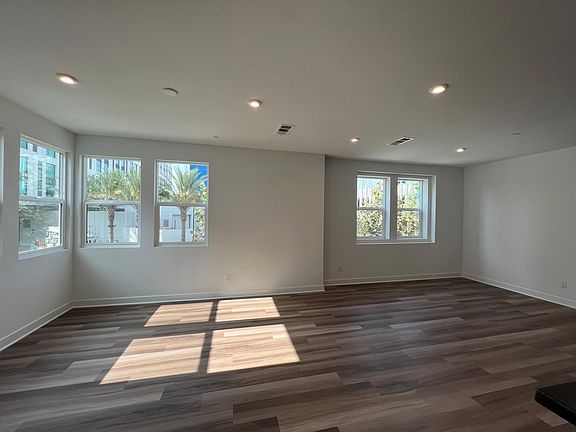 5th image of 1214 W Cara Dr