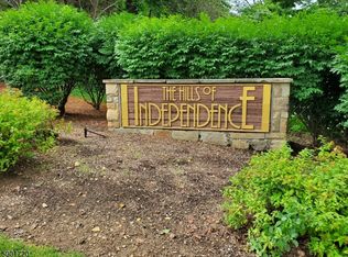 130 Overlook Dr, Hackettstown, NJ 07840