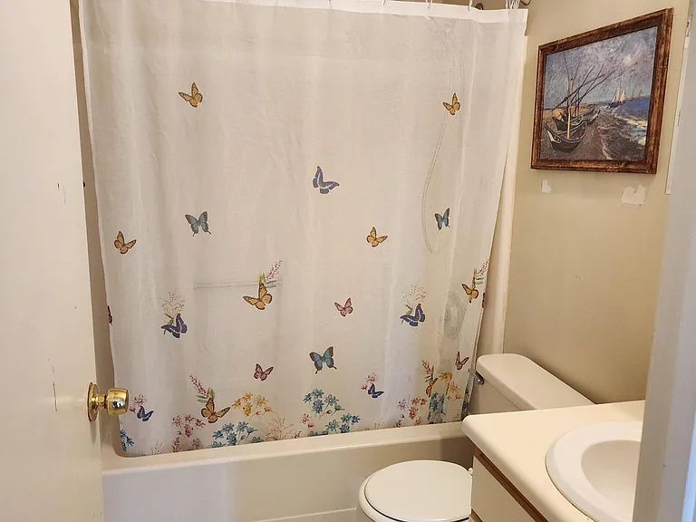 4 New Haven Dr #301 — Photo 24