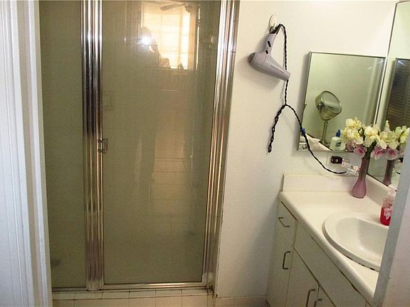 4th image of 4836 N State Road 7 APT 106