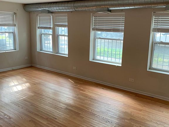 2nd image of 2518 W Leland Ave #G