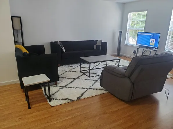 1566 Washington Ct, Mays Landing, NJ 08330