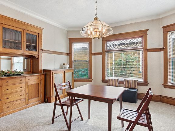 4th image of 820 5th Ave SE