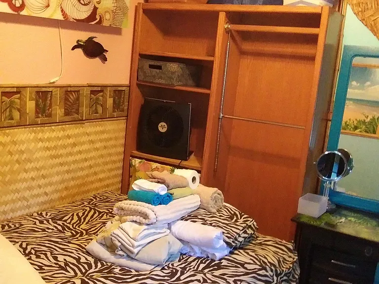 Single Bdrm (not in mainhouse). Fully Furnished w/Full BED, (linens avail.). FOR 1 SINGLE FEMALE (NON SMOKER). Shared Bathroom is Detached.