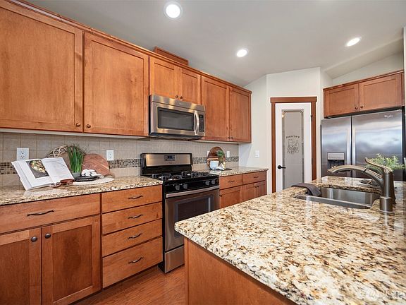 4th image of 212 W Maberry Drive #302
