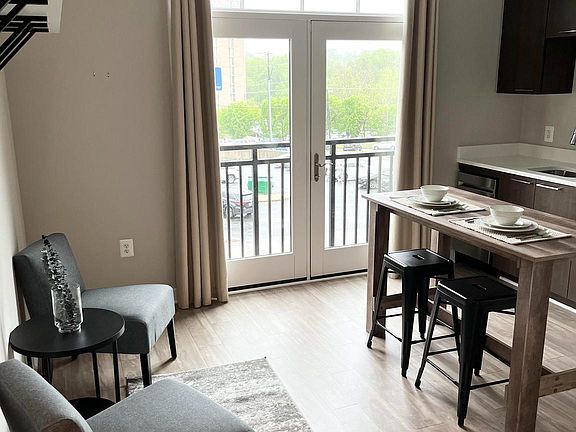 4th image of 989 S Buchanan St Unit 223