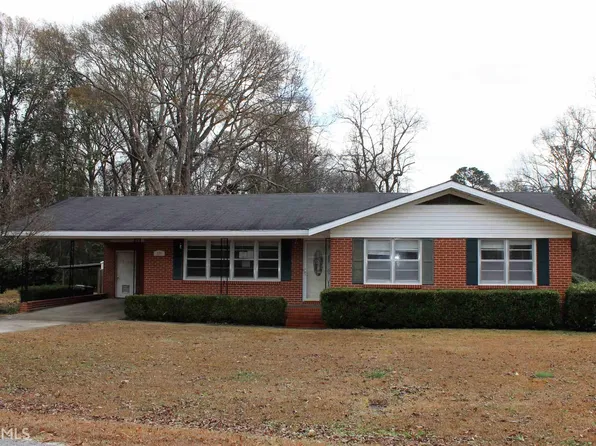 225 Lawndale Dr, Eastman, GA 31023