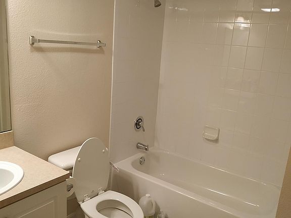 4th image of 165 N Pearl Lake 104 Cswy