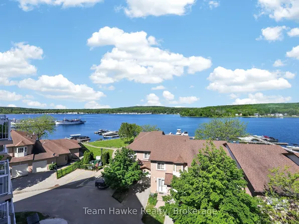 4 Beck Blvd #Penthouse 4, Penetanguishene, ON L9M 2H3