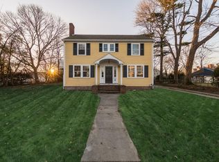 88 Green St, Fairhaven, MA 02719