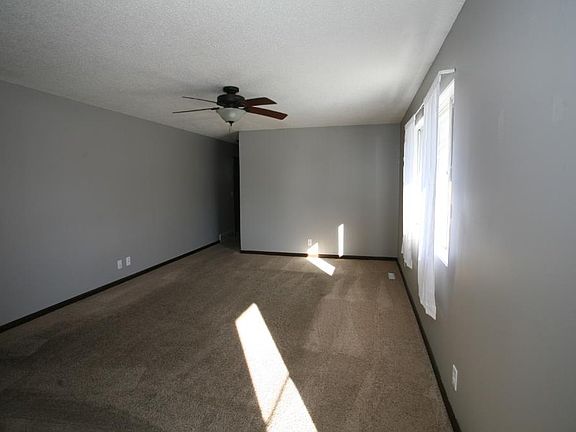 5th image of 12145 Oak Park Blvd NE