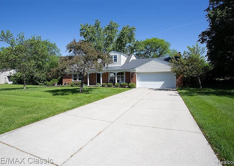 2nd image of 18772 Walmer Ln