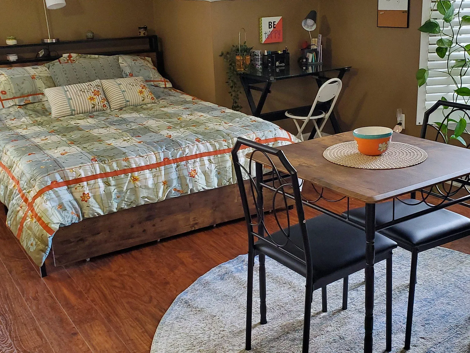 1 bed, 1.0 bath, 2500 sqft, $1,434 — Photo 3