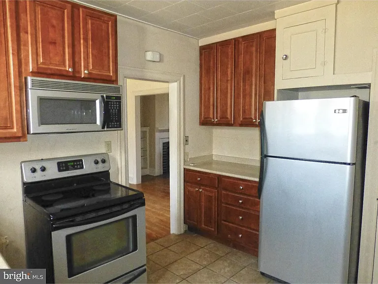 209 S 7th Ave — Photo 7
