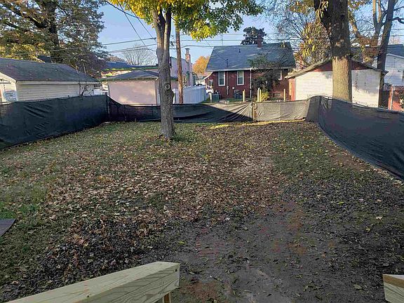 4th image of 1020 E Blackford Ave