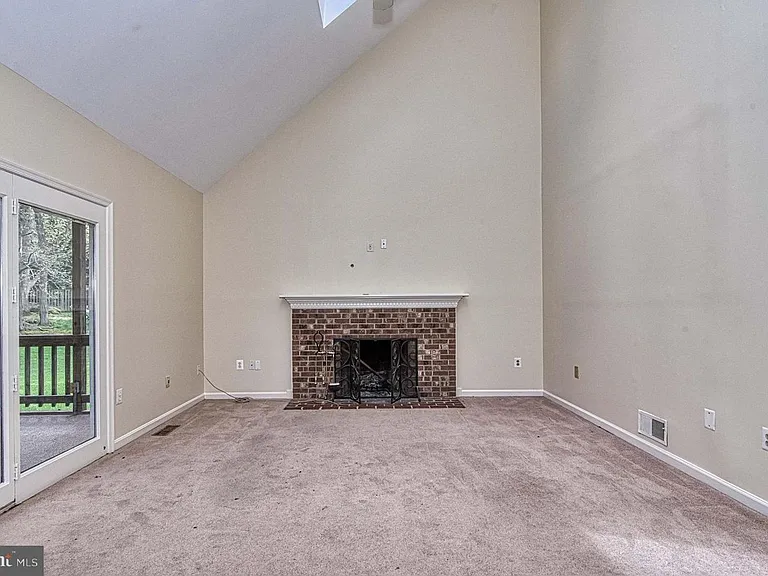 2205 Cedar Mill Ct — Photo 2