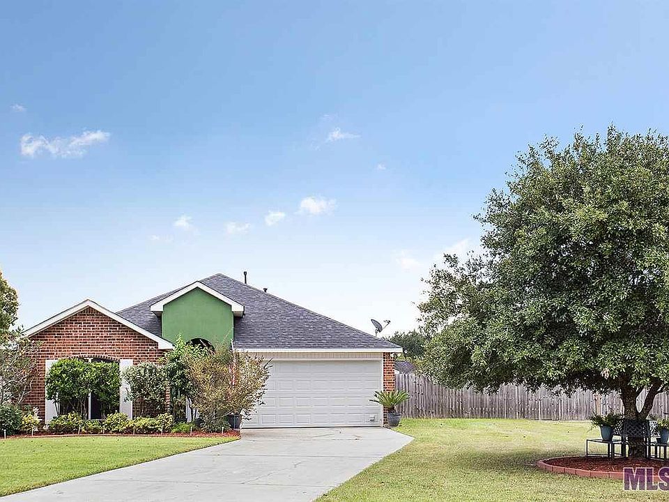 1st image of 26586 Parkwood Dr
