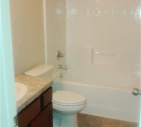 5th image of 8001 Silver Oak Dr