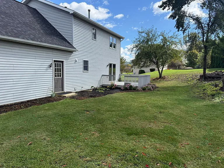1560 Buttercup Dr — Photo 7