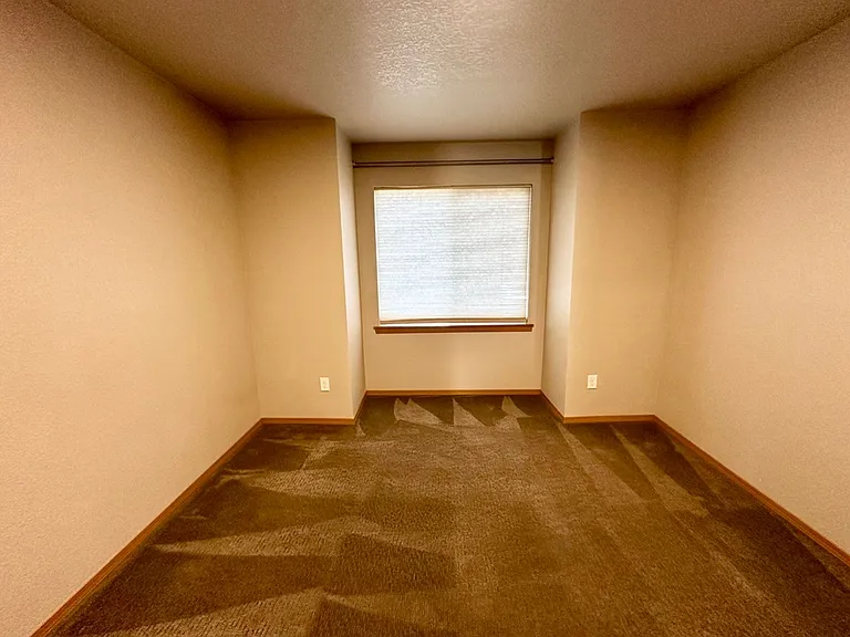 2102 N Yellowstone St — Photo 37