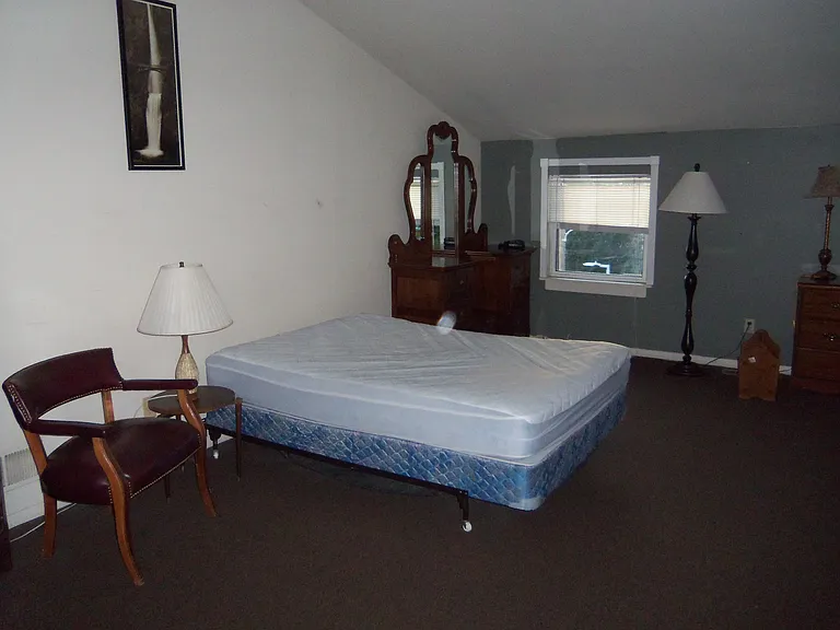 402 N Washington St — Photo 4