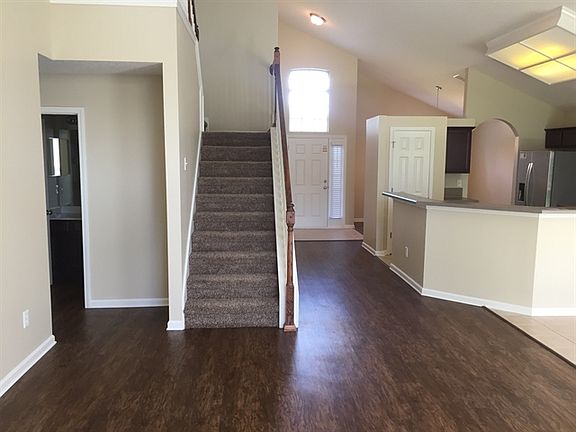 2nd image of 1414 W Chinaberry Ct