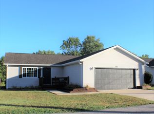 860 Frederick St, Huntington, IN 46750