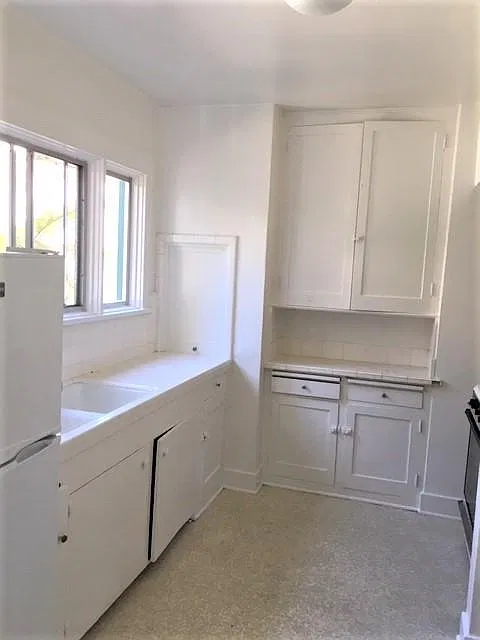 1628 State St — Photo 3