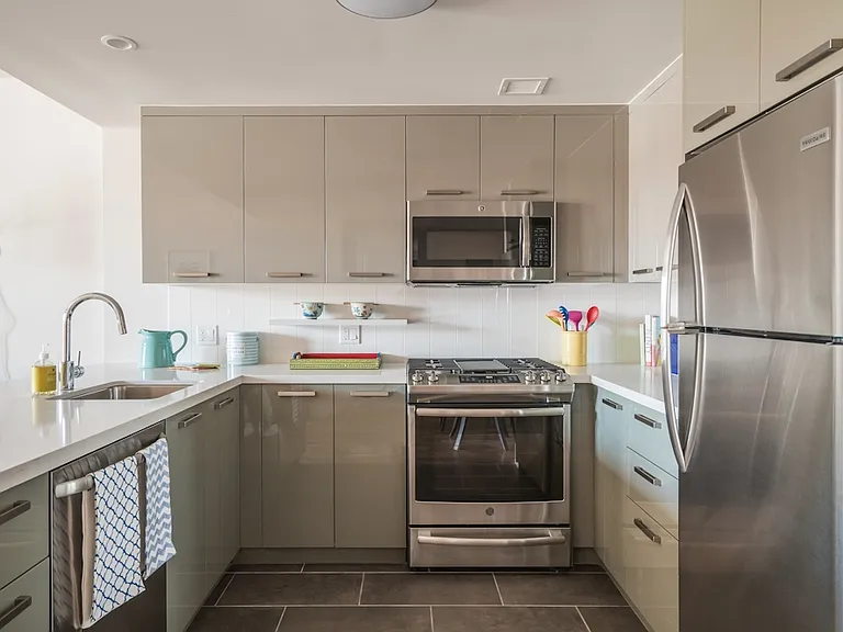 310 Clarkson Ave #511 — Photo 3