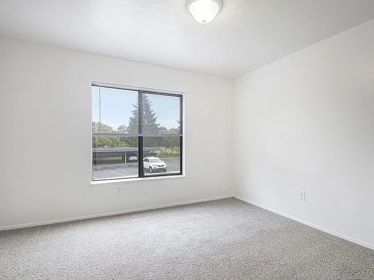 North Pointe Apartments — Photo 33