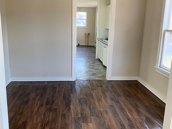 5th image of 3059 Regent St