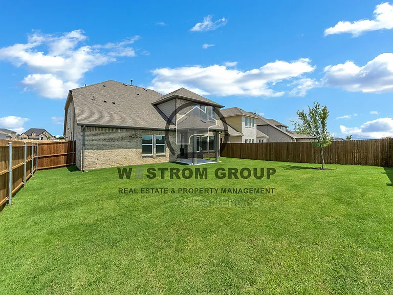 17229 Oxborough Dr — Photo 39