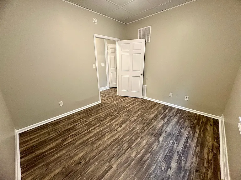 1111 Walnut Street — Photo 11